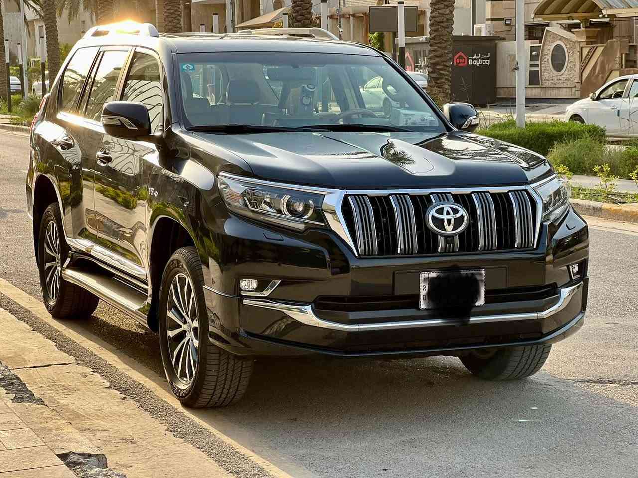 السلام عليكم برادو VX 2022 باب اول خليجيه وكاله SASماشيه 18 الف حقيقي سياره كلش جديده 
فول موصفات 
مكان سياره بغداد اليرموك
السعر505$
***********
