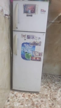 ورحمه الله وبركاته غراض للبيع  مكاني براكيه شارع المطار قديم  07837404...