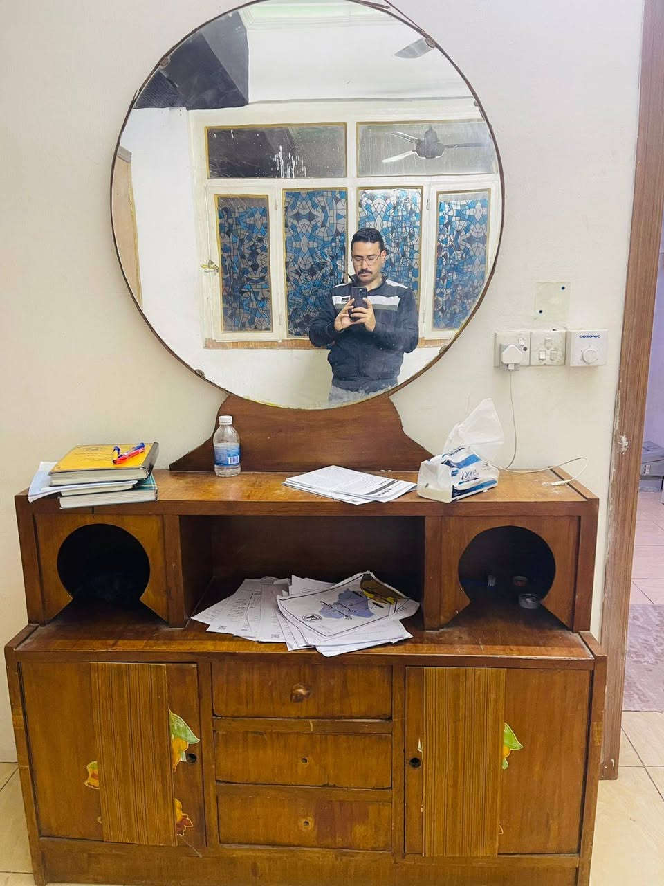 السلام عليكم غراض للبيع نظيفه استعمال قليل ***********
