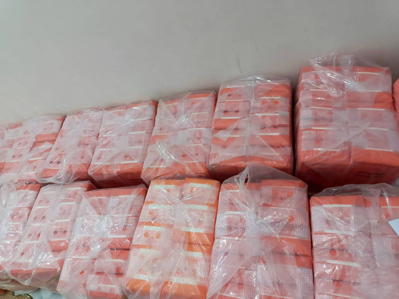 متوفر كلينس متعدد استعمال حجم كبير 
وبسعر تنافسي تريد باله تريد نص بالة 

بالة بيه 20 باكيت ....
نص بالة بيه 10 باكيت .. 

للحجز تواصل مع 
‏‪***********‬‏
