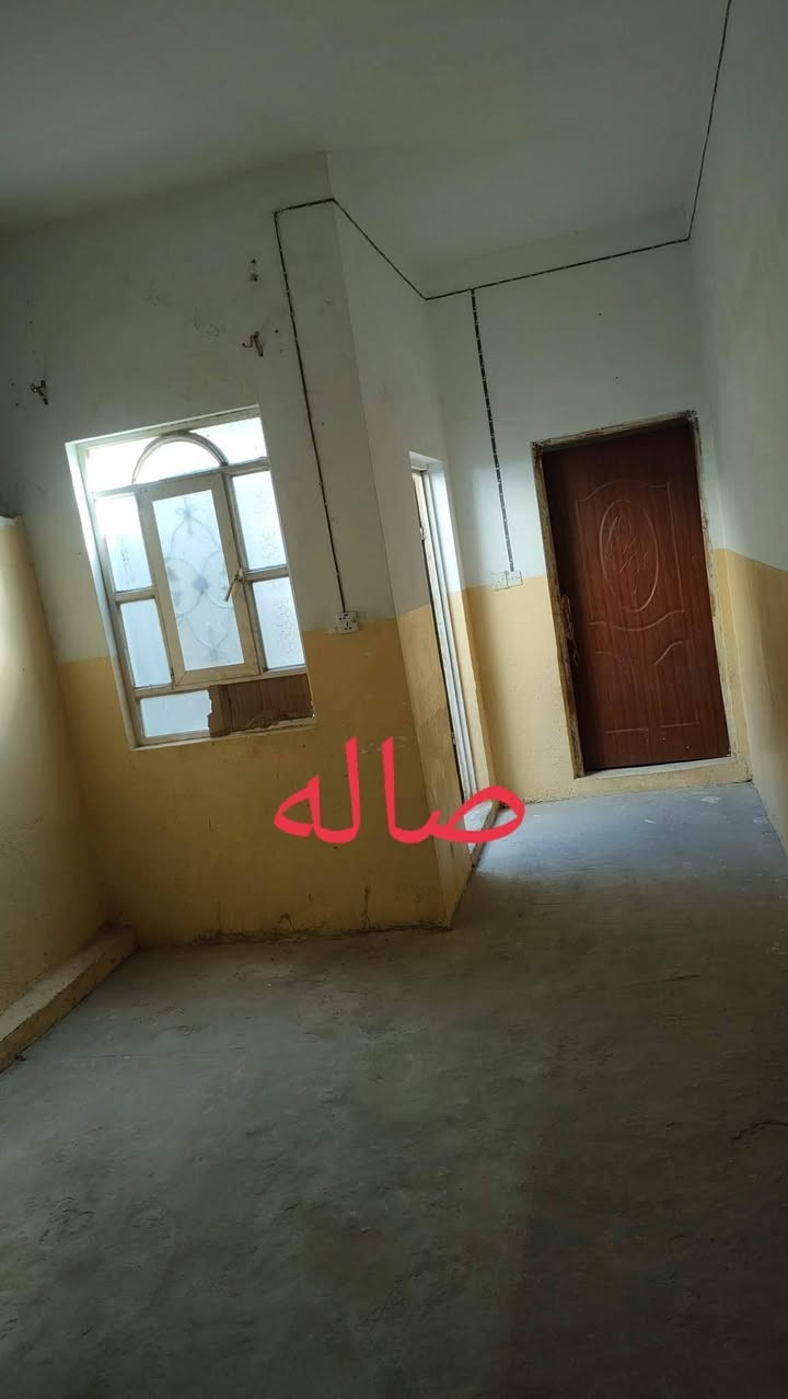 شقه ١٠٠ م للرهن عسكري مدارس منطقة الساده البوغنيمه غرفه وصاله ومطبخ استقبال ب 12 مع المجال ***********
