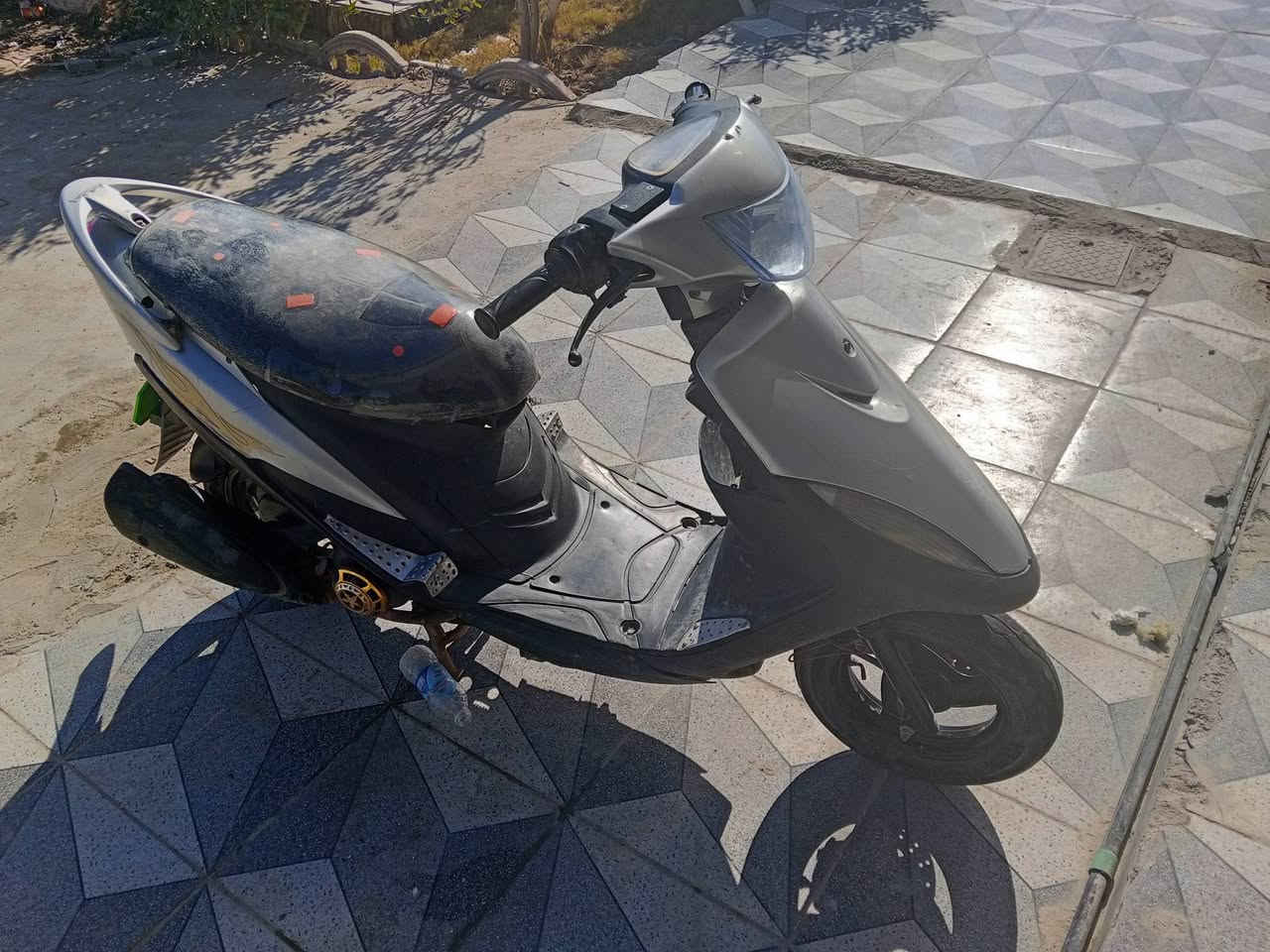 سلام عليكم
دراجه ماكس عدله.  دراجه نصيفه ومابيه اي شي مكينه بلادي ما مفتوحه على فحص سعر 550 وبيه مجال 
***********
