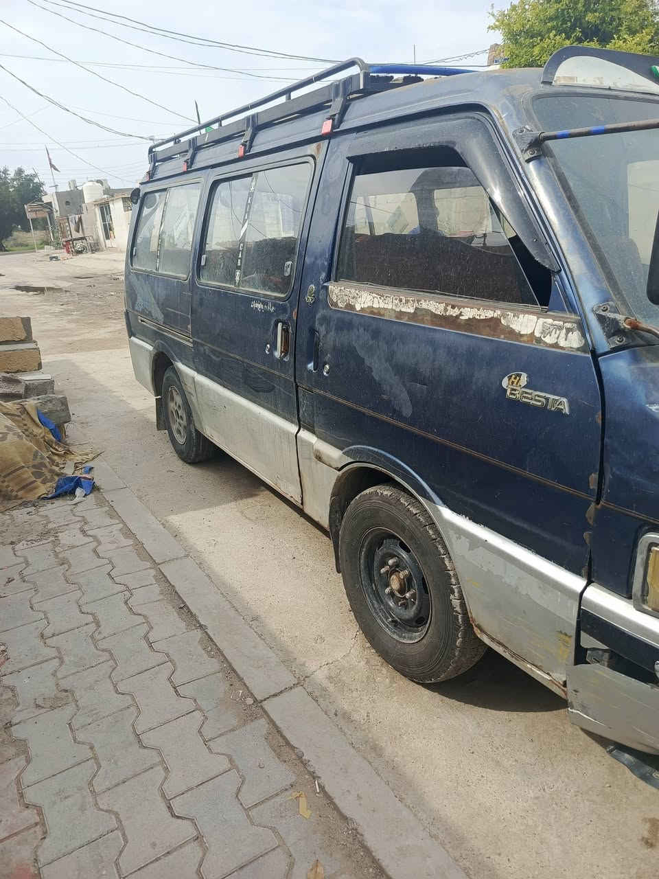 السلام 
عليكم. كيا بستا. للبيع 94.بلادي.  رقم انكليزي حمل.يغداد.  سنويه ل 30 كير ومحرك وشواصي بلادي كهربائيات شغاله. مداور مباشر. السعر 34 وبيهه مجال المكان بغداد قريب على بسماية اتصال ***********بي واتساب. او ***********
