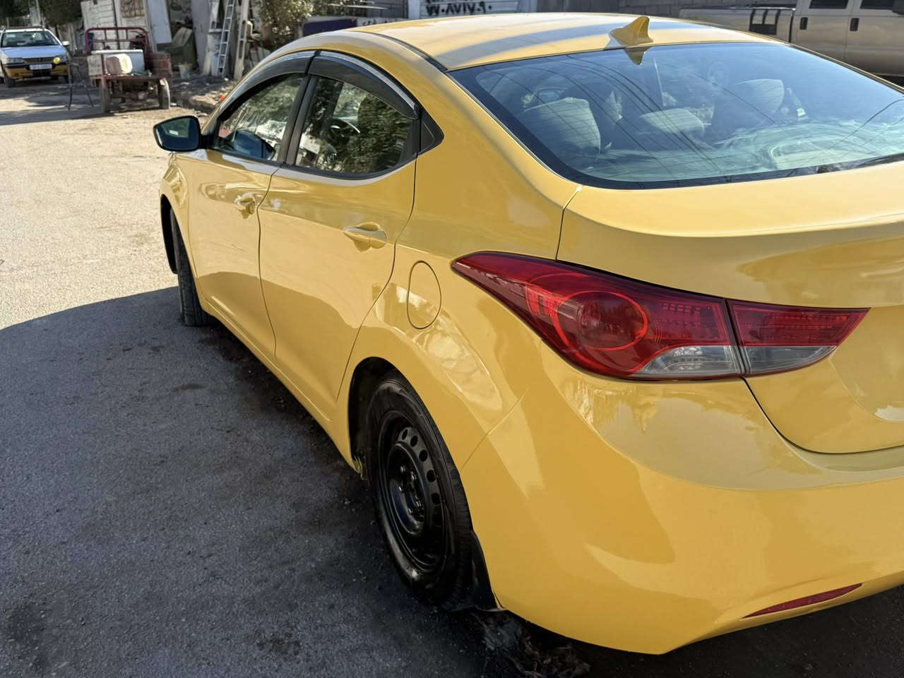 سلام عليكم الانترا 12 أمريكي   سعر 100 وبيه مجال ***********
بغداد
