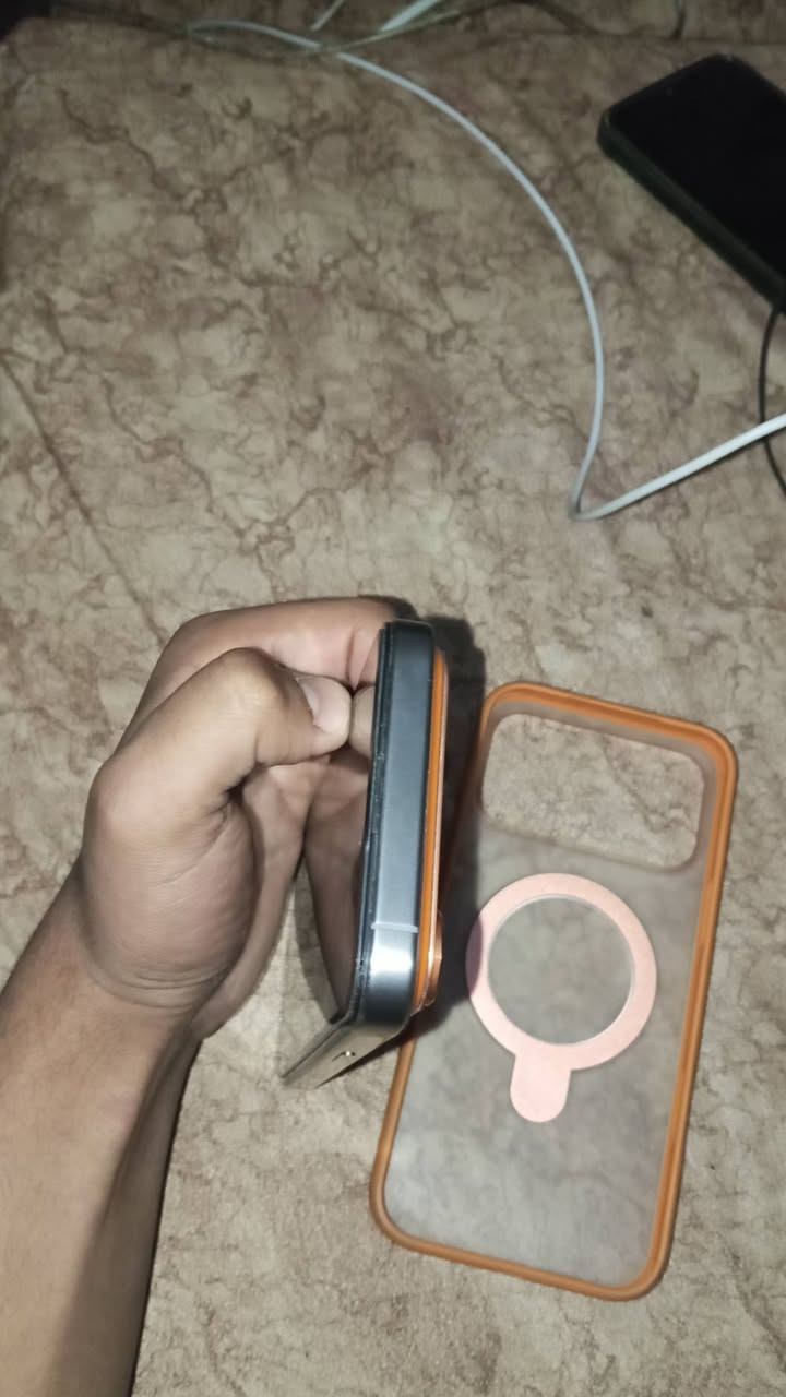 15 برو ماكس شرق اوسط AAA كارتونته وكيبل  وياه نضافه شوف عينك الجهاز يجنن لا تعليك ولا شي مبدل بطاريه 100 مشحون بس 195 وشاشه من نوعيه زين  بس اكو فطر ب الشاشه  ما مبين  السعر 675 وبي مجال مكاني نجف رقمي ***********
