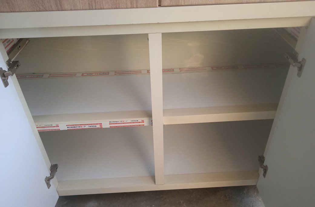 للبيع كاونتر 3 قطعه قياس مترين الكاونتر وسنك قياس متر و 30سم الأبواب خشب داخل المنيوم قليل مستخدم بعده جديد


**إذا كنت صاحب هذا الإعلان وتريد حذفه لأي سبب، رجاءا أرسل رسالة إلى الدعم الفني**