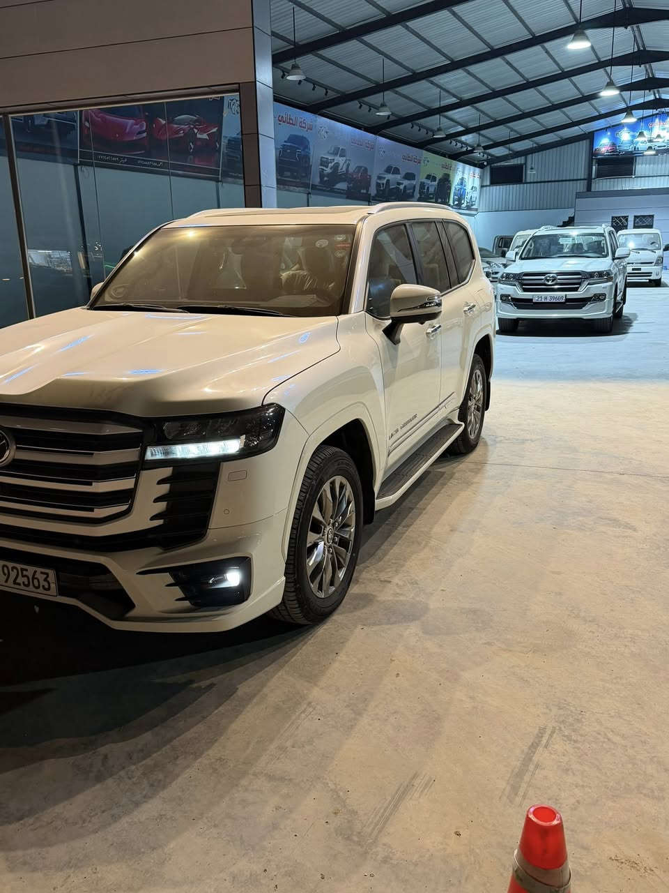 تويوتا لاندكروز  2023 ساز لمتد
جكسارة  GXR ماشيه 52 k
3شاشات 
اخت زيرو بل كارتون
محرك٦ سلندر تون تيربو 
عنده بصمتين +كاعيات بلادى 
سياره مكفوله دعاميه للدعاميه بشرط
بدون سبغ ،بدون شخط،بدون بارد،رمل مابى ،لحيه بدون صبغ
فول فول مواصفات
شاشه كبير لمس ،كاميره حاسة رادارات
٣ شاشات ،سلايد فتحه،لایتات لید و زینۆن
،كشن جلد كشنات كهرباء ،٨ ارباك ،تبريد مركزيه،سياره بصمتين،،ثلاجه
سيارة على نظافتها احسبها صفر زيرو
محرك ،كير بشرط 
سياره حيل حيل نضيفة ،،كلشى بلاديه
هزه و سنويه جديد بشرط تحويل و غرامة
رقم اربيل
نفسى اليوم /تحويل و وكالة  
للاستفسار
***********
