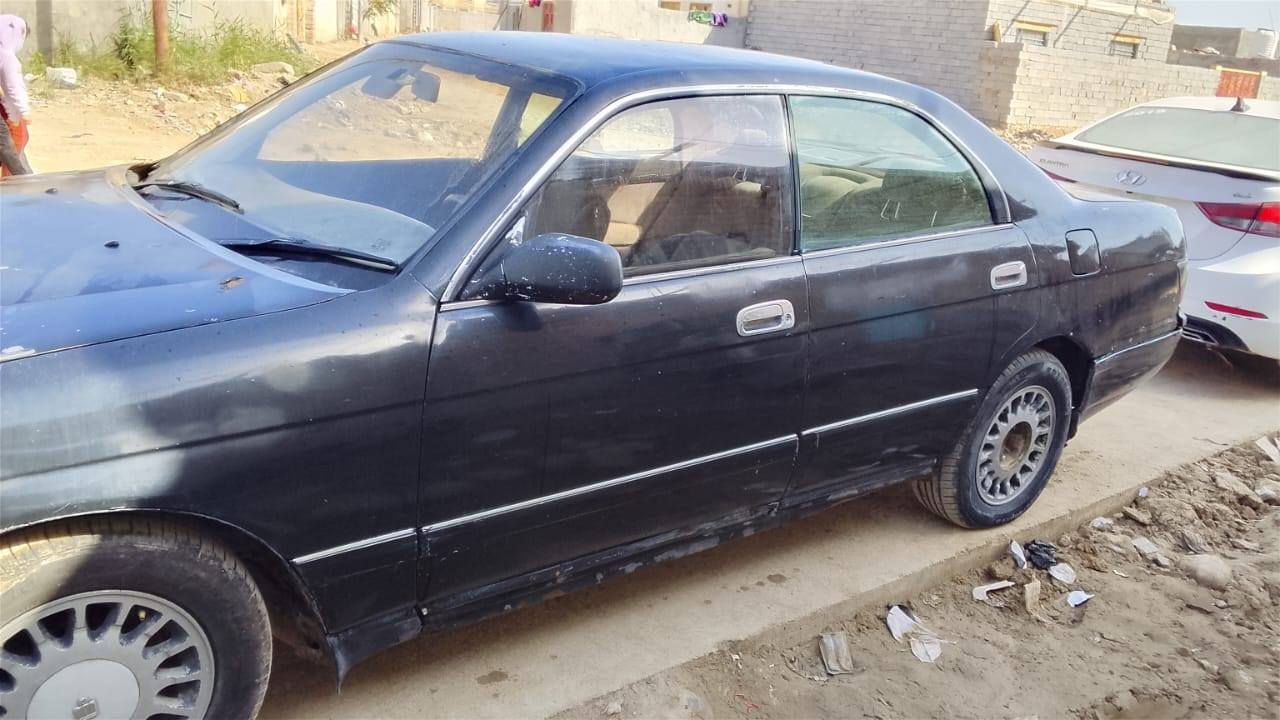 السلام عليكم بطه منفصل كير جديد مكينه بس من شغل سياره يطلع دخان وتكطع من تحمه تخم تاير دواخل نظيفه حداديه وره نظيفه بس امامي سياره بسمي رقم بصره مشروع وطني ٤٥بيه مجال مكفوله من الكص ***********
