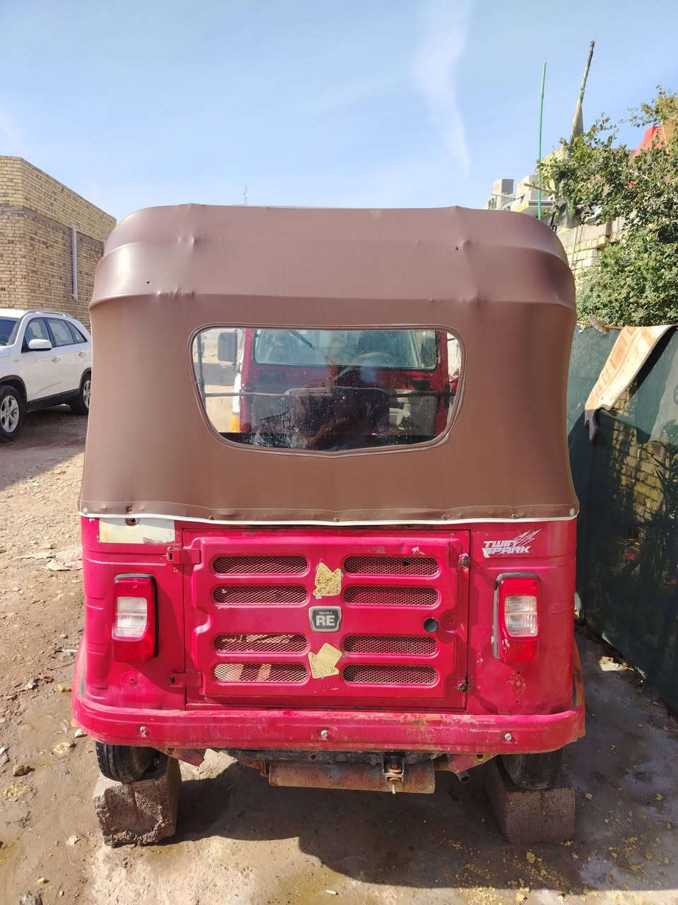 سلام عليكم عندي تكتك البيع موديل ١٧ عنواني نهاوند رقم  ***********
