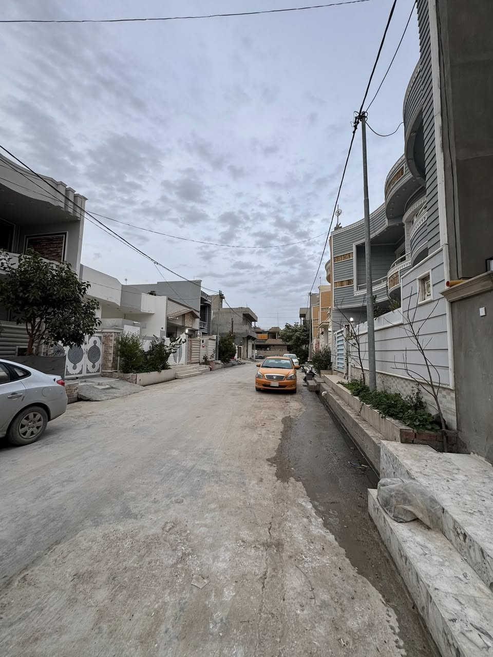 ✅دار  للبيـــــــع// في راســان 
 
✏️المســـــاحة/ 150م / طـابـو ملك صرف
🚩
( 2غرفة نوم _ استقبال _ مطبخ حار بارد _ صحيات ) 

طـابـق الثاني ( بيتونه _ ايزوكام سطح )

السعر //
المدفوع حاليا / 3 شدات 
باقي المبلغ / 2 شدة ونص 
ربح // 26 ورقة

🏫📚نستقبل جميع عروض البيع و ترويجها بإعلانات 

للمزيد من التفاصيل الاتصال او المراسلة خاص  ***********
 📍موقع المكتب  📌 خانقين - المزرعه
خلف جامع الهدايه ➖
