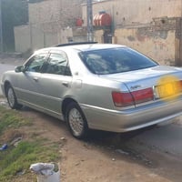 كراون • ٢٠٠١ • بدون شاصي