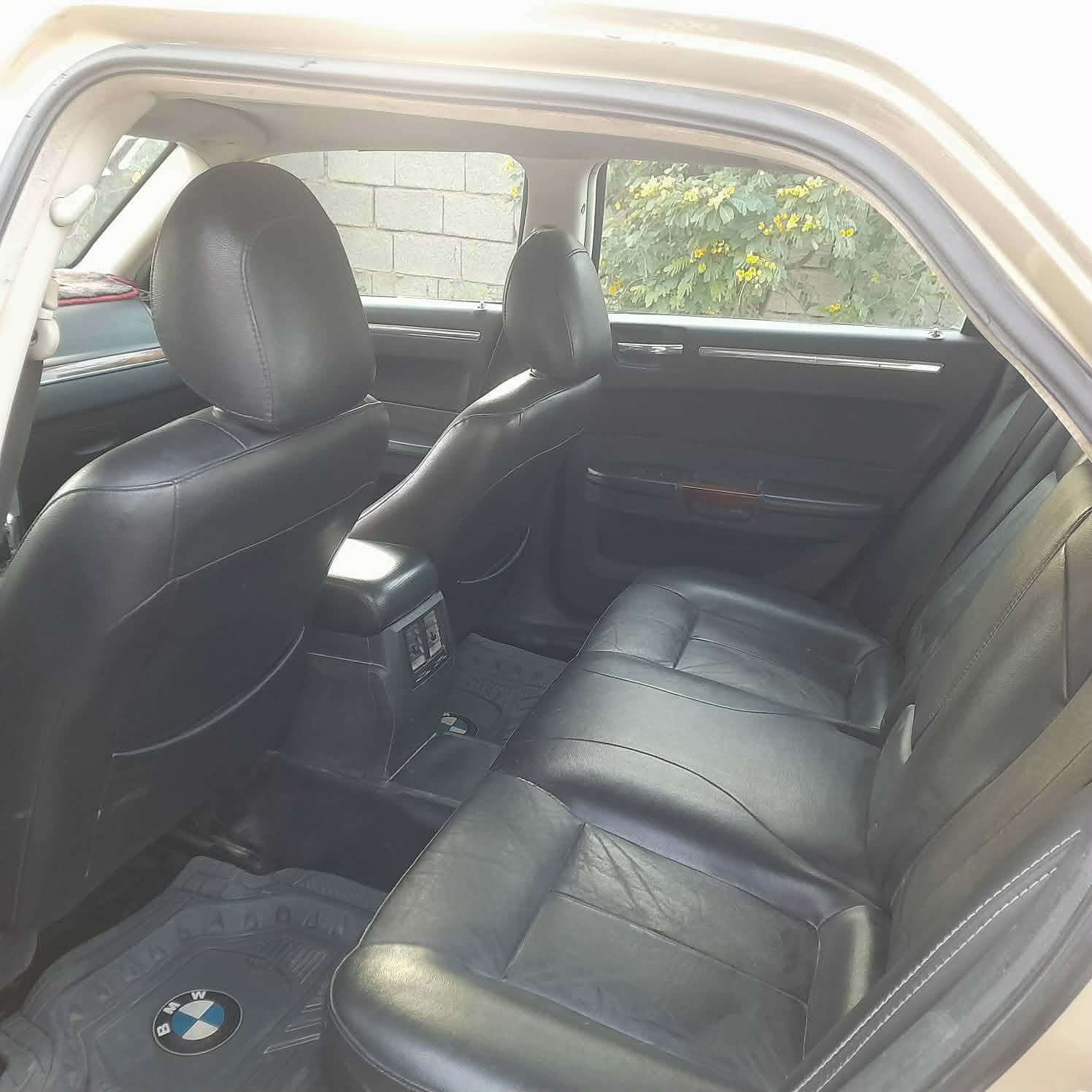 اوباما٢٠٠٨ سيارة ادوات  ما بيها كصة  حلوة  ونظيفة السعر 40$ وبيها مجال العنوان كوت استفسار على الماسنجر او الاتصال بالرقم ***********
