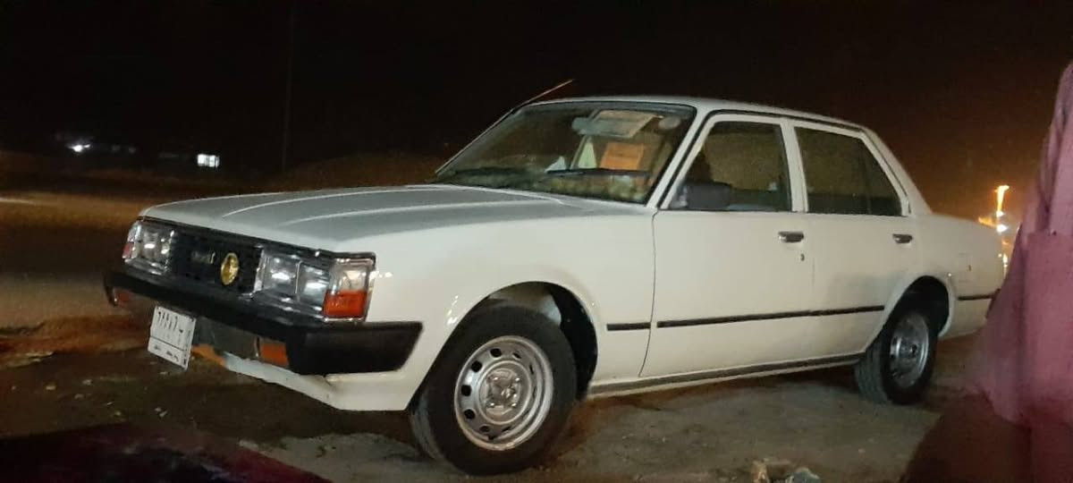 السلام عليكم عندي كرونا موديل 81كلشي شغال بيه وترايك وين يعجبك أريده 45 ورقه بسمي وهذا رقمي ***********
