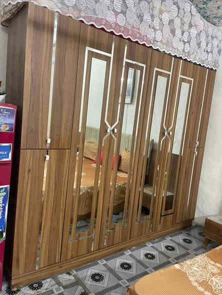 السلام عليكم غرفة تركية مستعملة شي قليل ست قطع بدون دوشك 400وبيهة مجال رقم ***********
