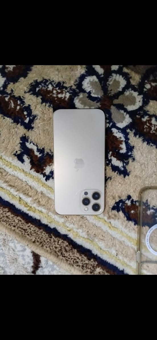 سلام عليكم ايفون 12برو ماكس  للمراوس بجهاز هونر بطاريته 79وبيه فطور بل ضهر مثل ما موضح بل صوره جهاز نضيف للاستفسار ***********ويرهم بيع السماوا, المثنى
