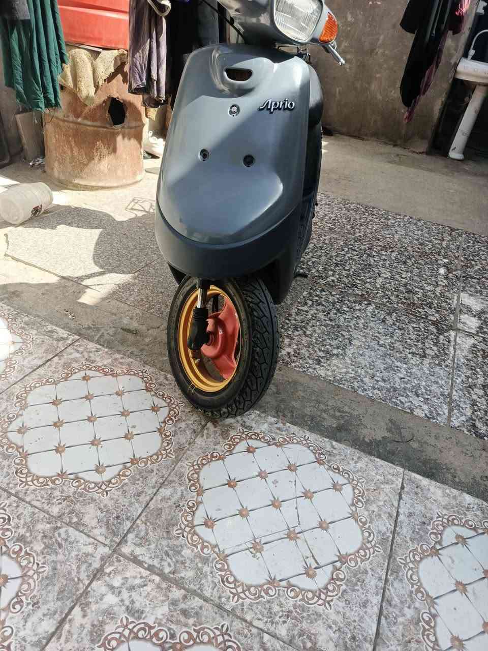 سلامة عليكم شباب دراجه خير من يم الله دراجه مفتوحه مره وحد دراجه كله شغاله كرباياته كله شغاله بس عوزه باتري ابيعن وروس شعندك دز سعره دراجه ب250وبيه مجال لشراي عنواني السكان***********
