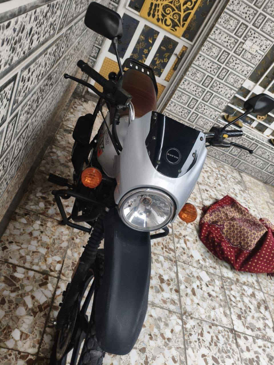 سلام عليكم دايوان جبلي موديل 23 شهر 12 مرقم بغداد سنويه بأسم الشركه تحويل شوكت ميعجبك عنوان مدينة الصدر الاورفلي
دراجه نظيفه مكينه كلش نظيفه برغي ممفتوح بالمكينه ع ايدي بالعافيه ع ياخذه
سعر مليونين 200،،،،،،***********
