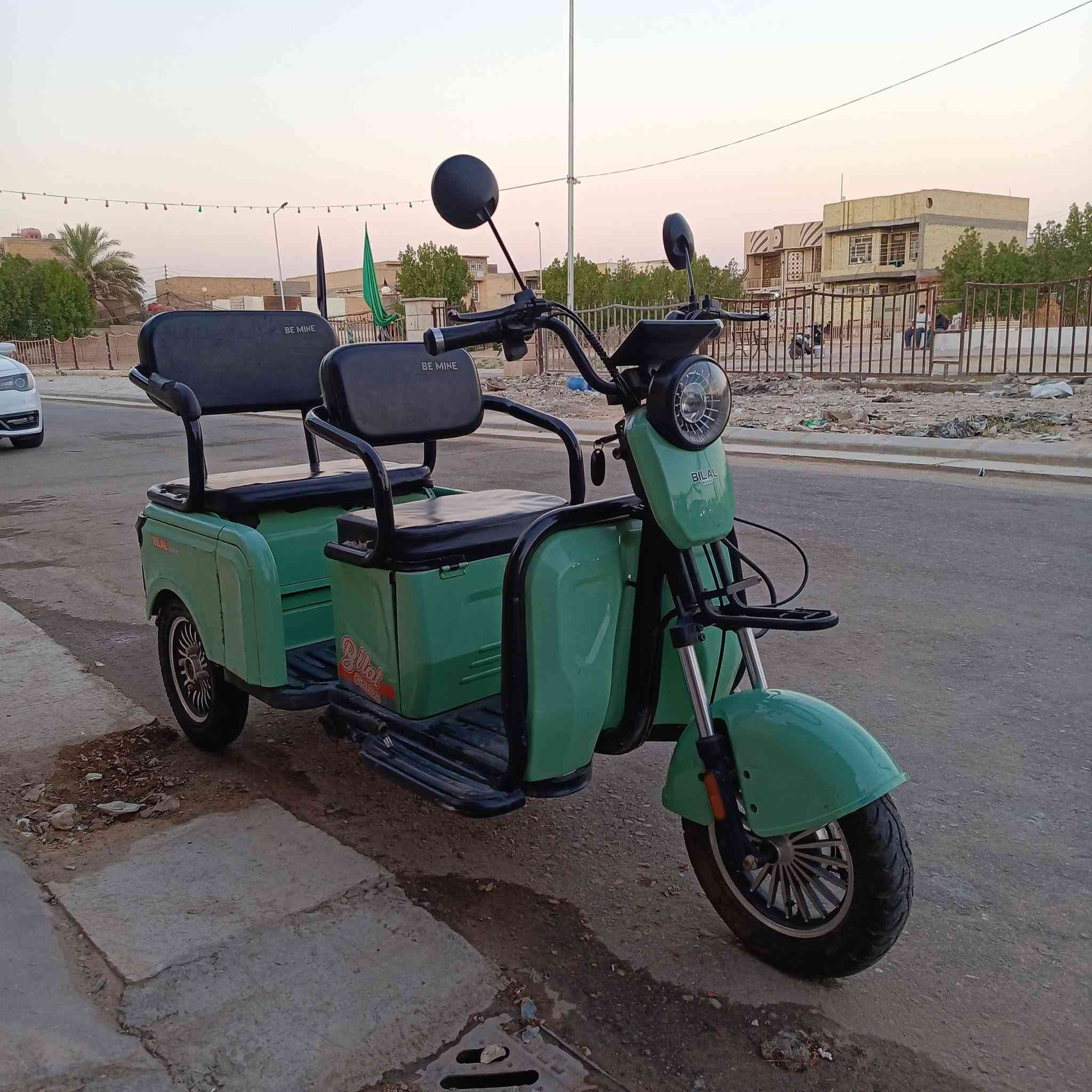 دراجة شحن 3 تايرات BILAL Motor
سلام عليكم الدراجة نظيفة واستخدامها بسيط 
الباتري والمحرك بحالة ممتازة ومابيهم اي مشاكل
ونفس الشي بالنسبه للبدي و الكشنات جلد وبيها مكان تخزين
نقصها فقط الاشاير ▶️◀️ ،
سعرها 650 وبيها مجال 
مكاني كربلاء ، مامتواجد على الفيس 
هذا رقم التلفون  ‏‪***********‬‏

