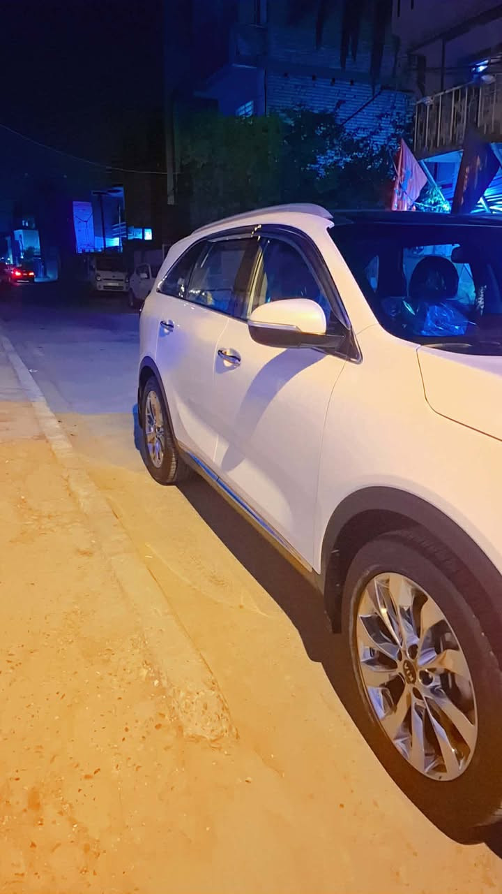 سورنتو 2019 للبيع خليجي بانورما السعر 240$ وبيها مجال 6 سلندر والملاحظات موجودة بالسونار 
الاتصال *********** 

‭0790 265 8690‬
