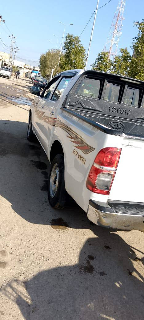 سلام عليكم فلاونزه عماني موديل 2014كفاله ماعدا المؤشر في الباب اليمين الخلفي   كير أوتوماتيك رقم مثنى لغاية 2027 المكان الديوانية غماس السعر 200  رقم الهاتف ***********
