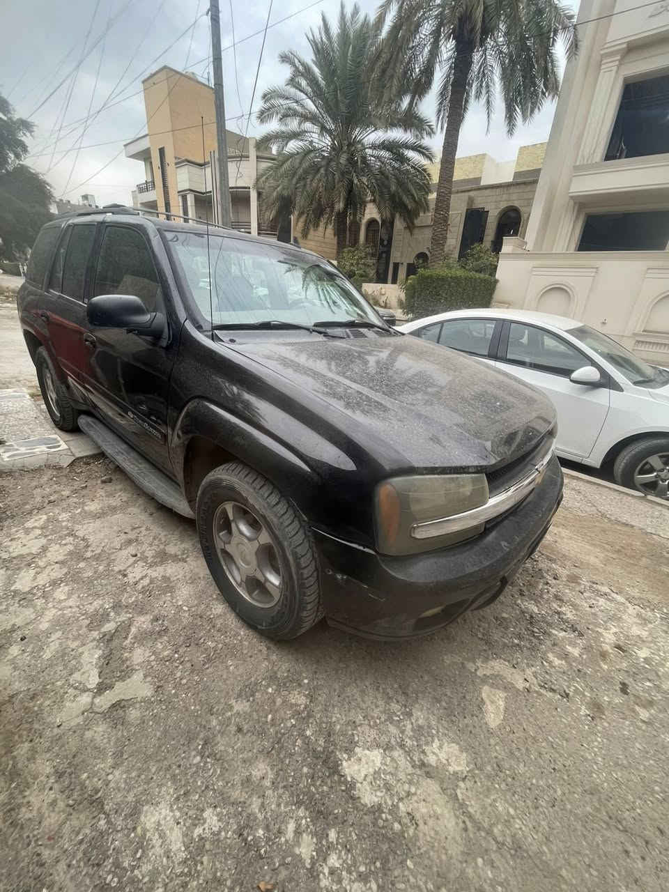 بلايزر موديل ٢٠٠٤ / لون اسود / غرفه بيجي / كشن كهرباء / شاشه وكامره / سنتر لوك / كير اوتماتك / تخم تاير / باتري جديد / تبريد شغال / كهربائيات كله شغاله / مكينه قبغ اسود / ما بيها اي ضربه او حادث ولا اي صبغ / فقط كان بيها جراد في البنيد وصفحه اليمنه واني صبغتهن بسبب الجراد / دواخل البنيد والتكم والقماره بلاديه / رقم بغداد باسمي / السياره موجوده بغداد جانب الكرخ / السعر ٧٨ ورقه / الاتصال ***********
