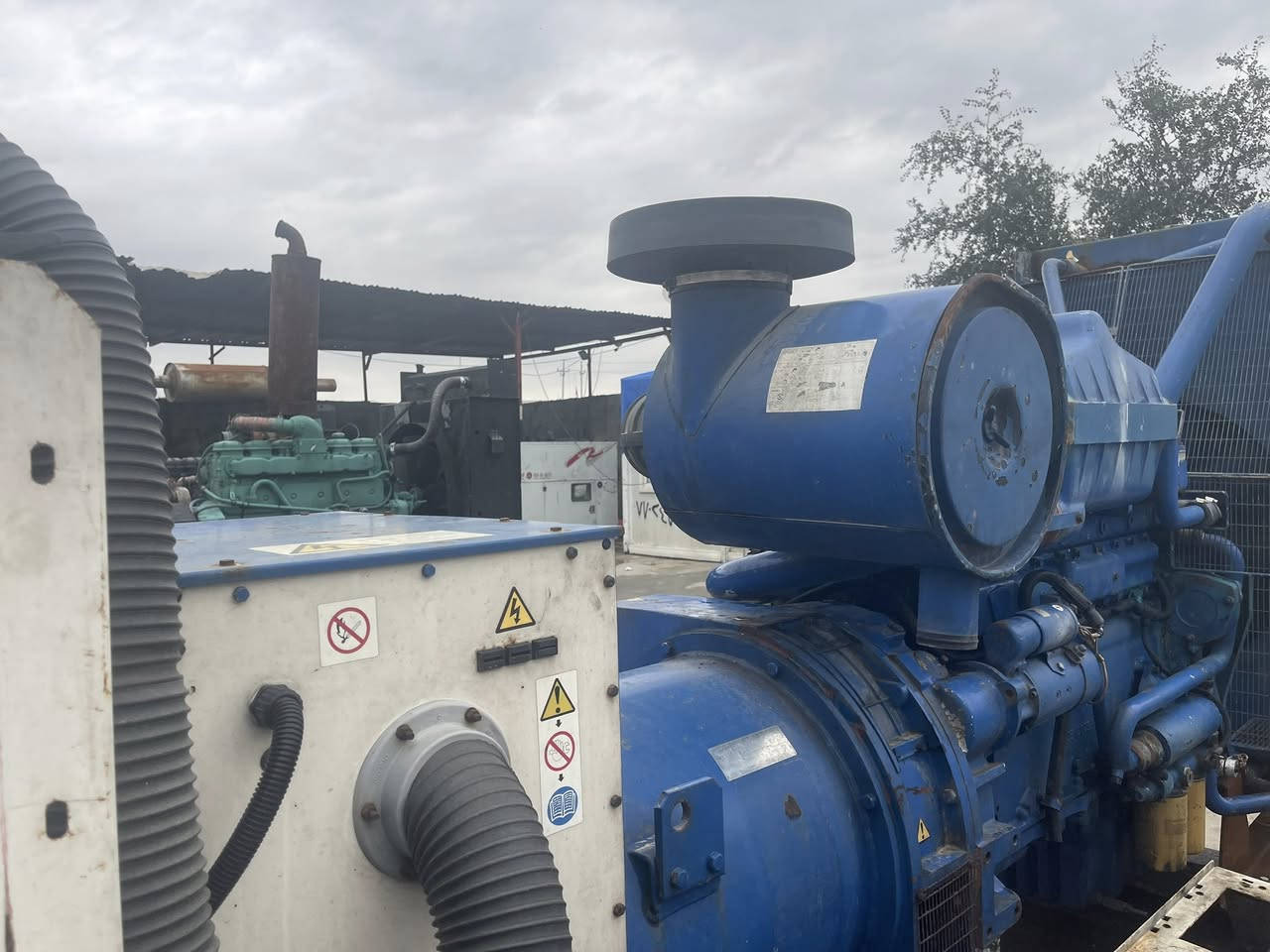 #وجبة جديدة اسعار مناسبة
بيركنز 2006 دبل سوبر
 6 بستم 
سيت بلاد اوربي
توليد لوري سمر420 كيفي  
شاشة حماية 
عداد ساعه 5 الاف
عنوان فرع الأول ديالى خانقين 
فرع الثاني أربيل صناعه جنوبيه 
هاتف ***********
***********
***********
