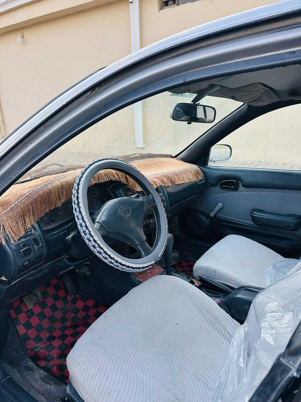 كورله رقم كركوك موديل 1993 سنويه ل 28 
محرك 16 كير محرك بلشرط صبغ عام جماليه 
مكفوله من ضربه شرط تحويل وكاله 
مكاني كركوك سعر 52 وبيها مجال لطيبين 
تصل ***********
***********
