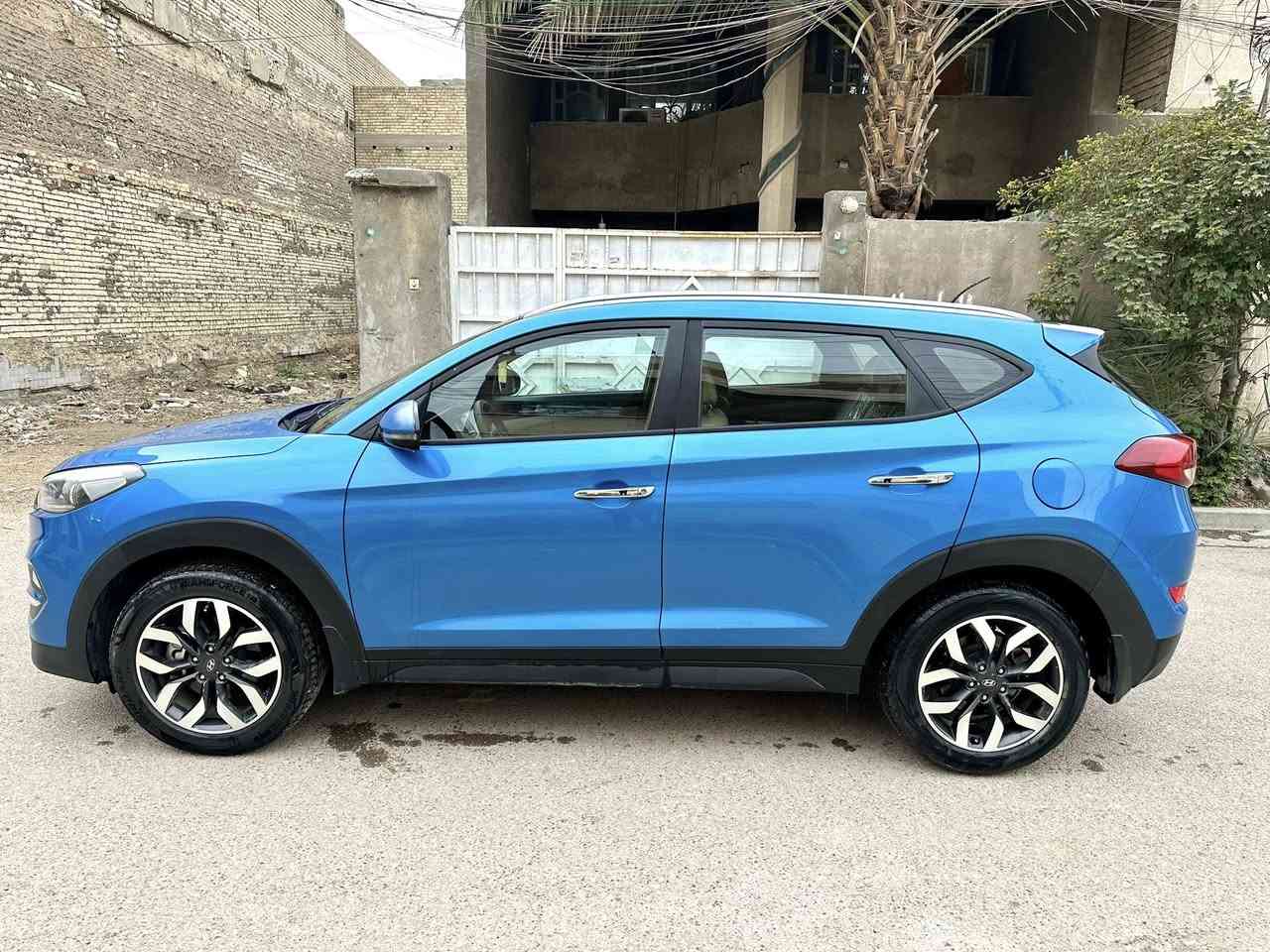 *********** متواجد واتس اب مكاني بغداد  
بدون صبغ بدون تبديل بدون بارد محرك كير ممفتوح 
هيونداي توسان 2018 خليجي رقم بغداد دولي باسمي هزة جديدة سنوية لغاية 2029 محرك ممتاز كير اوتو 6 نمر ممتاز تبريد ثلج مري شفط اشاير بالمري الارضية مغلفه جلد وباقي المواصفات معروفه حساسات خلفية كامرة وشاشة اندرويد كشنات تغليف تبريد بالجكمجة لون مميز للبيع السعر 178 مجال بسيط سيارة جاهزة بدون نواقص صدر امامي خلفي ممتاز تايرات جدد عدة شركة وكتلوكاتها
