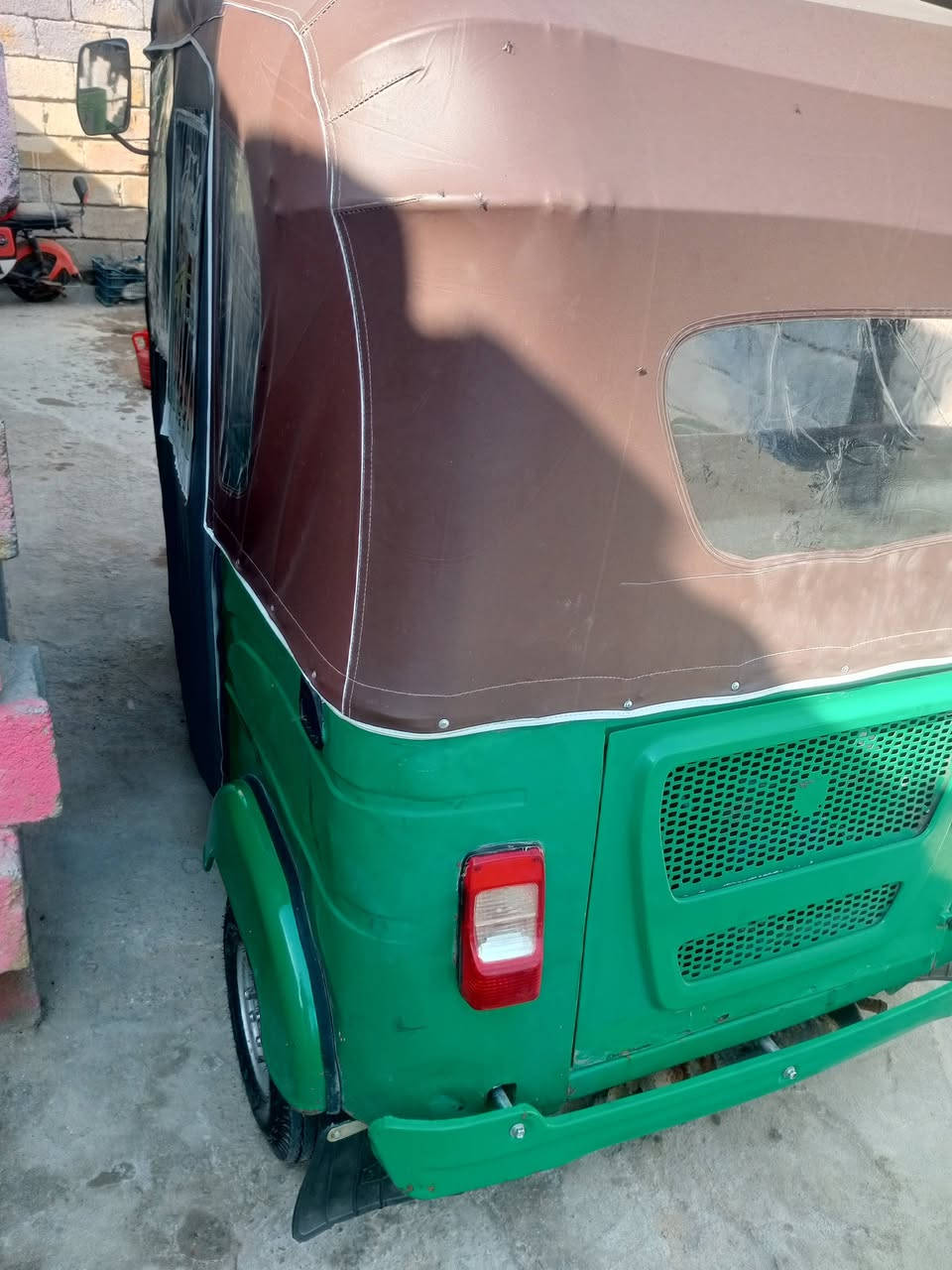 سلام عليكم ورحمه الله وبركاته تكتك البيع موديل 22 رقم بصره سعر 6700 وبيها مجال ***********
