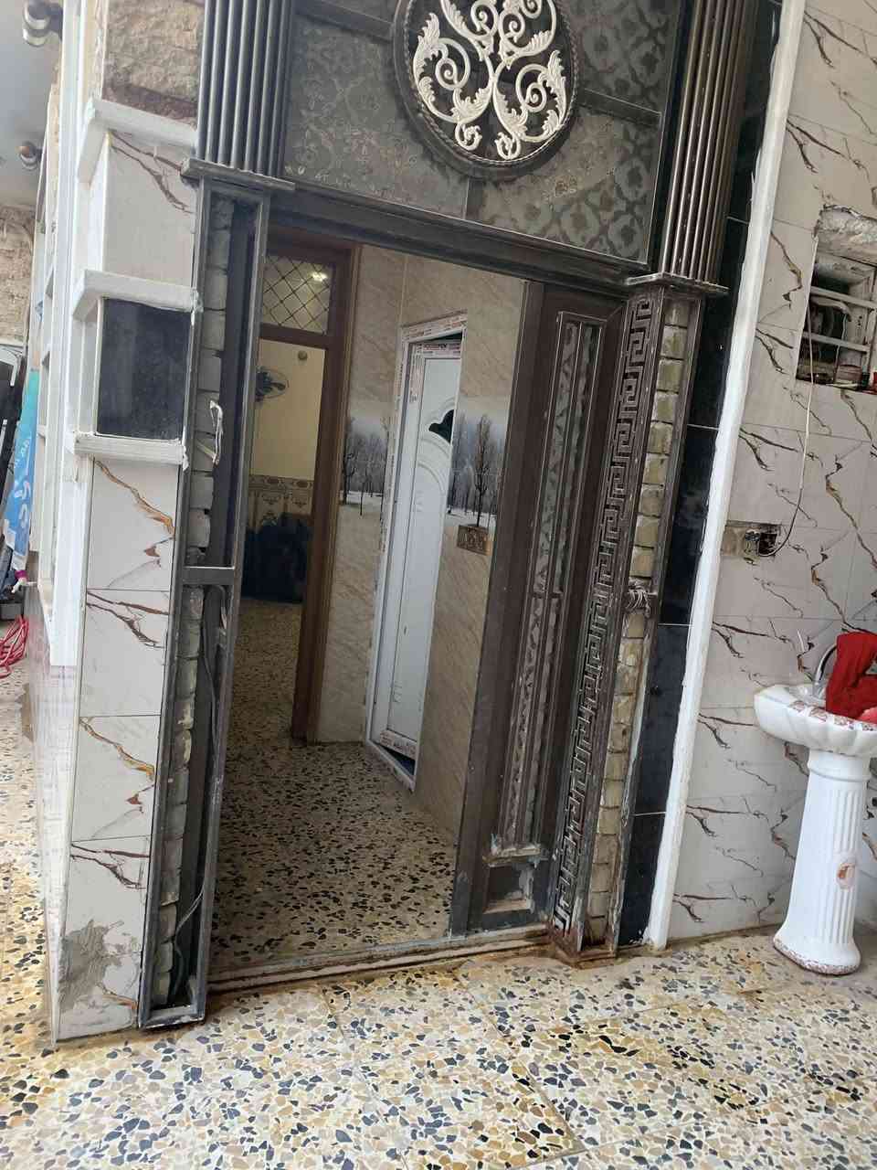 السلام عليكم بيت للإيجار ٢٠٠ متر في كربلاء حي الإطارات شارع المدارس بيت درجه أولى سعر الايجار ٥٠٠ الف قفل رقم الاستفسار ***********
