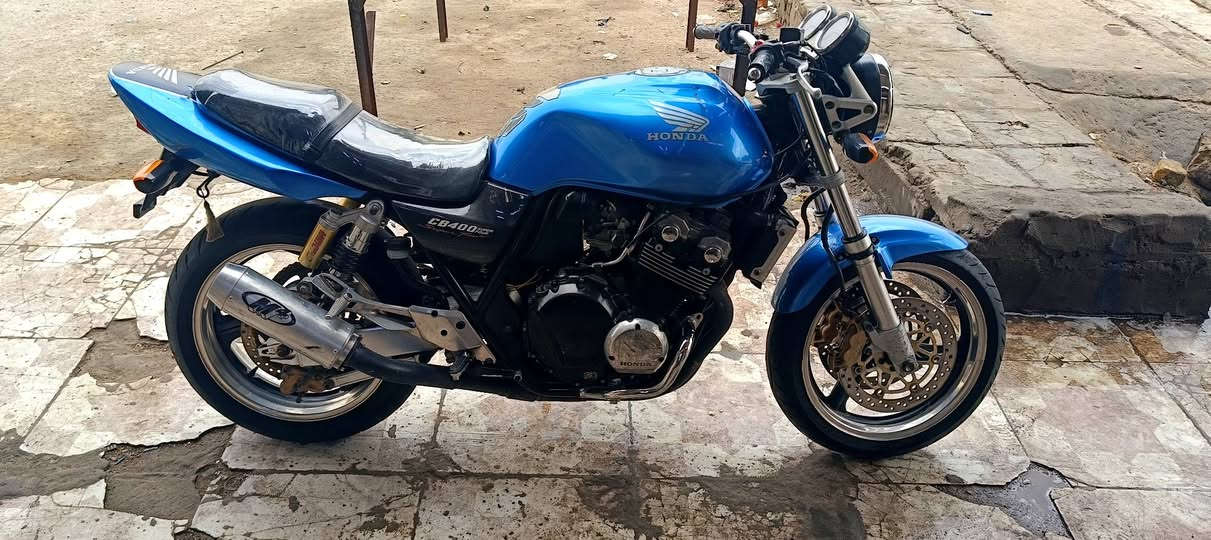 س ع شباب دراجه سيبي فور جيل ثاني هايبر 16ولف دراجه مسويله ادامه كامله دراجه كفاله مكان ميسان سعر واحد800رقمي***********
