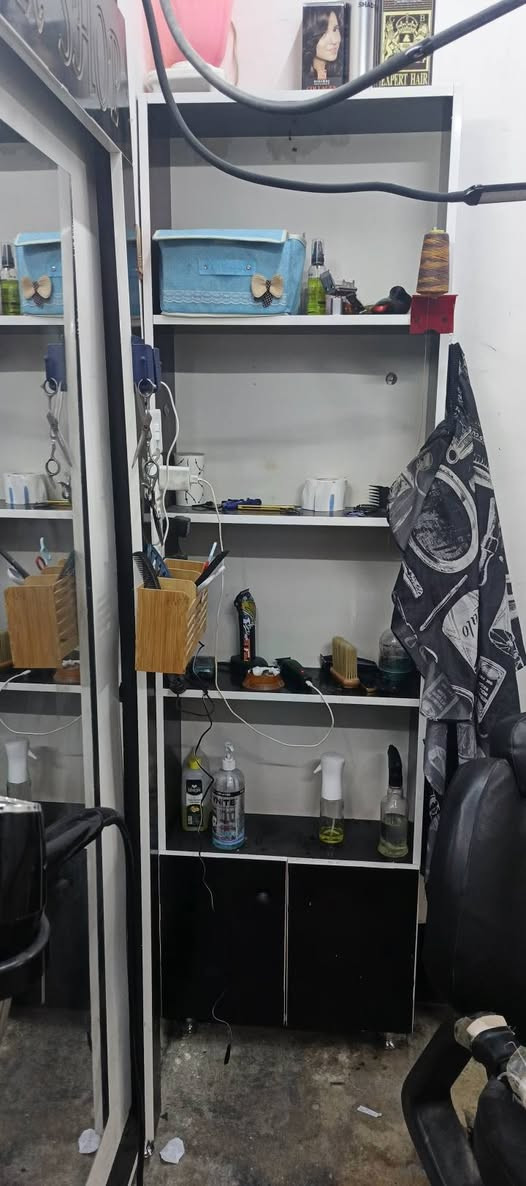 سلام عليكم ديكور حلاقة مرايات 2 + فاترينة للبيع انطيني سعرك وبالعافية عليك -مكاني كركوك عمل الشعبي  
***********-واتساب
***********
