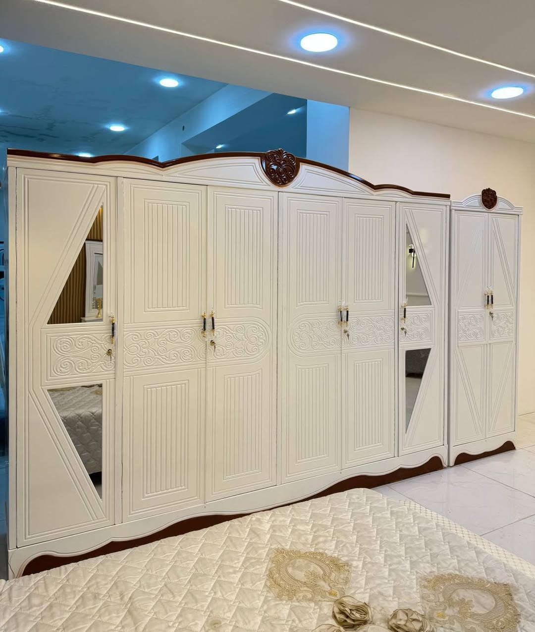 الموديل الصاج الجديد 🆕 

السعر مليون 100فقط 

غرفه نجاره شغل عراقي 🛌

متكونه من 9 قطع مميزه 

الكنتور ارتفاع 250 طول 320 

مع الزاويه مجموع الطول 4 امتار 

السمك الخارجي للغرفه 4 ملم صاج

والسمك الداخلي 3 ملم صاج طبيعي 

سعر الشازلون الخزان 75 الف 

سعر الشازلون المقعد 50 الف 

متوفر توصيل وشد داخل بغداد 😊

متوفر توصيل وشد لكافة محافضات العراق 🇮🇶

G


**إذا كنت صاحب هذا الإعلان وتريد حذفه لأي سبب، رجاءا أرسل رسالة إلى الدعم الفني**