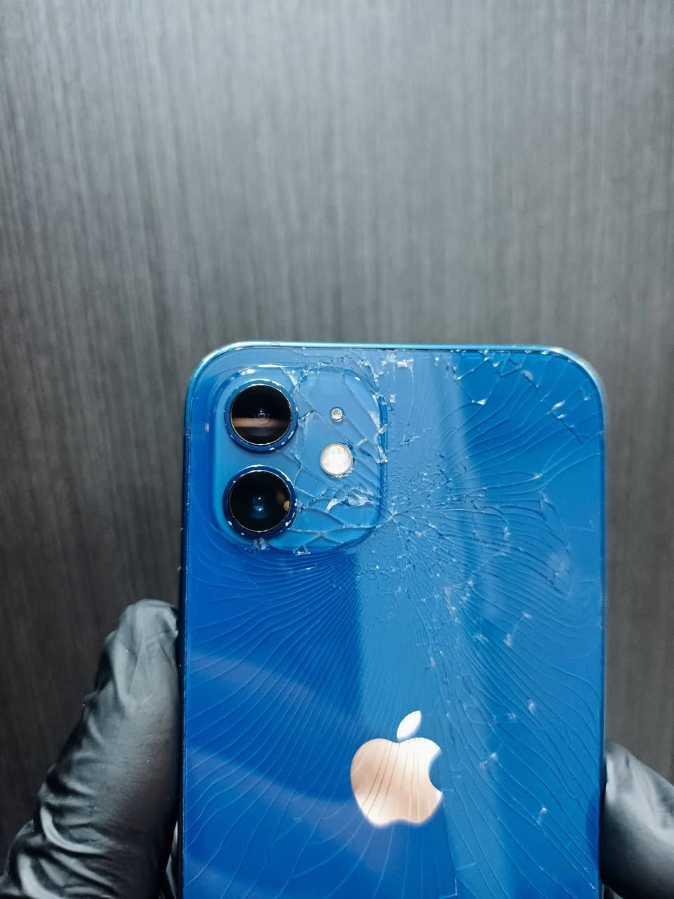 سلام عليكم ورحمة الله وبركاته ايفون 12 ذاكرة 128 بطارية 100 مستبدل شاشة وبطارية الجهاز نظيف سعر جدا مناسب العنوان كربلاء للتواصل ***********
