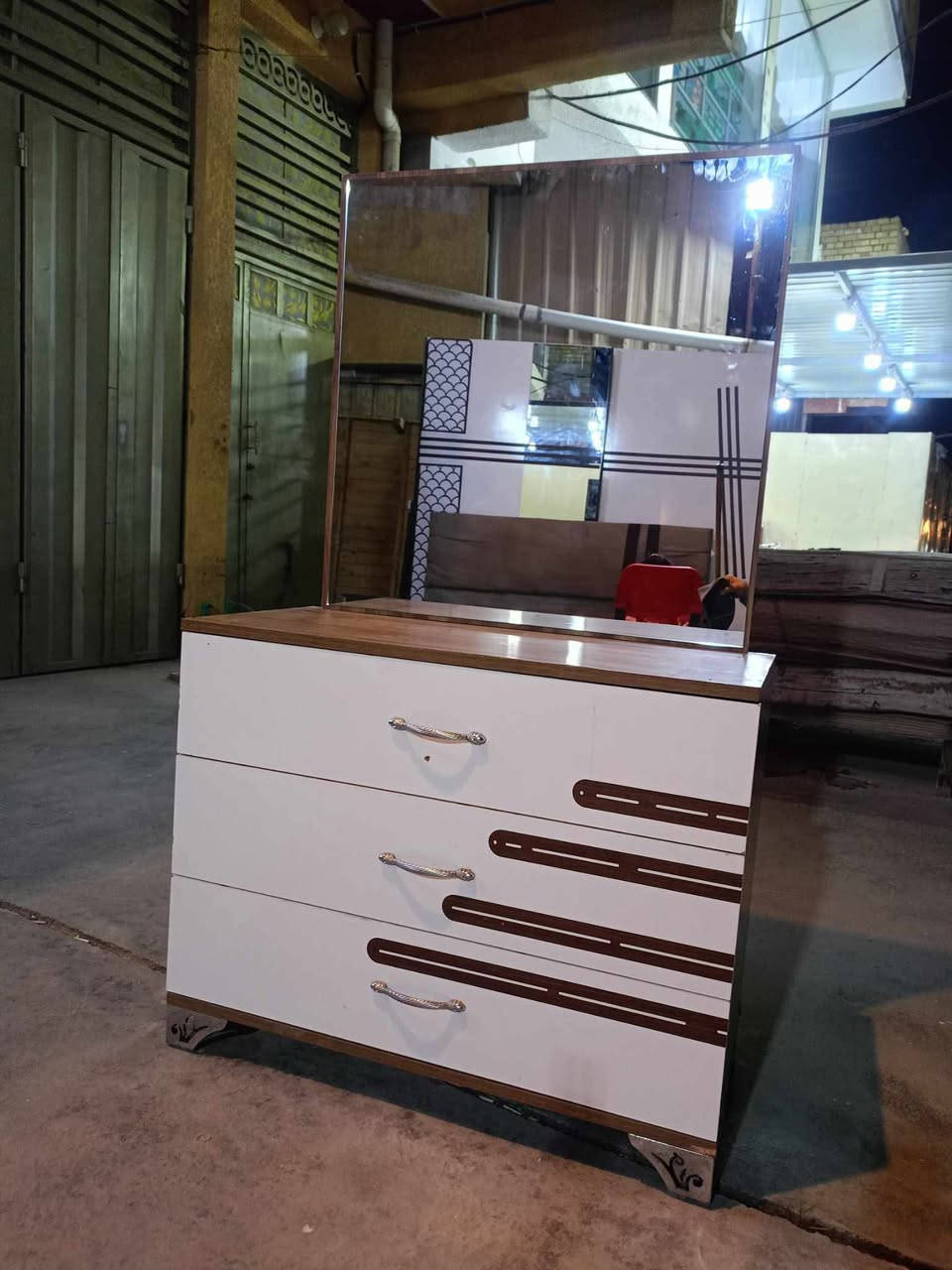 غرفة تركي 🇹🇷 مستخدام 5قطع  ✨✨
نضافه 90 💯
نظام سلايت 💖
السعر 425💖💸
مع شد🪛 ونقل 🚚  مجاني  داخل بغداد  محافظات بكروه


**إذا كنت صاحب هذا الإعلان وتريد حذفه لأي سبب، رجاءا أرسل رسالة إلى الدعم الفني**