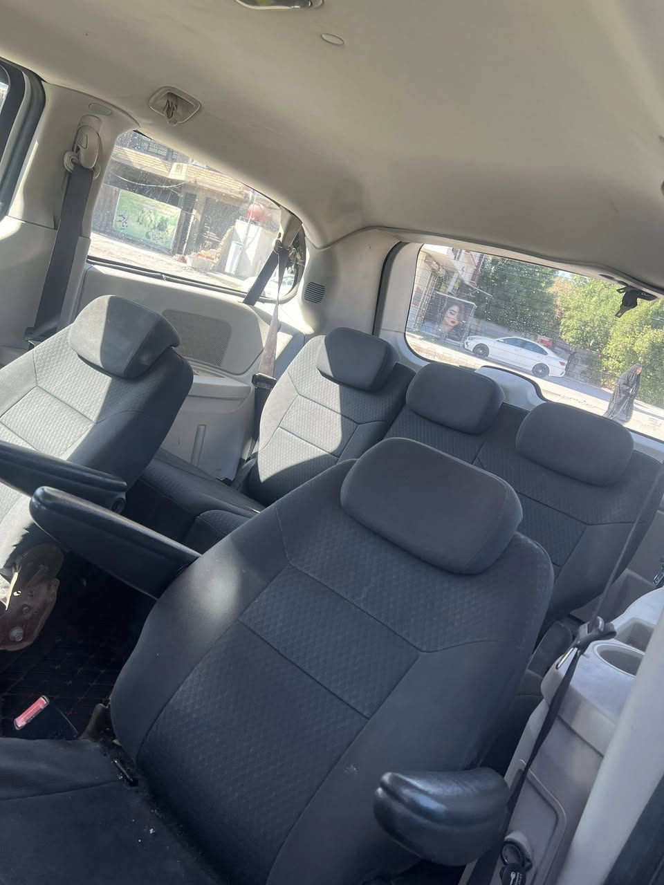 كرفان 2010 مكينه 3300 سياره مصبوغة حزام جماليه  ماشيه 98الف نظيفة رقمها بغداد دولي بأسمي  تبريد ثلج قطعه واحده تخم تاير جديد مراوس حسب القناعة رقم ***********
