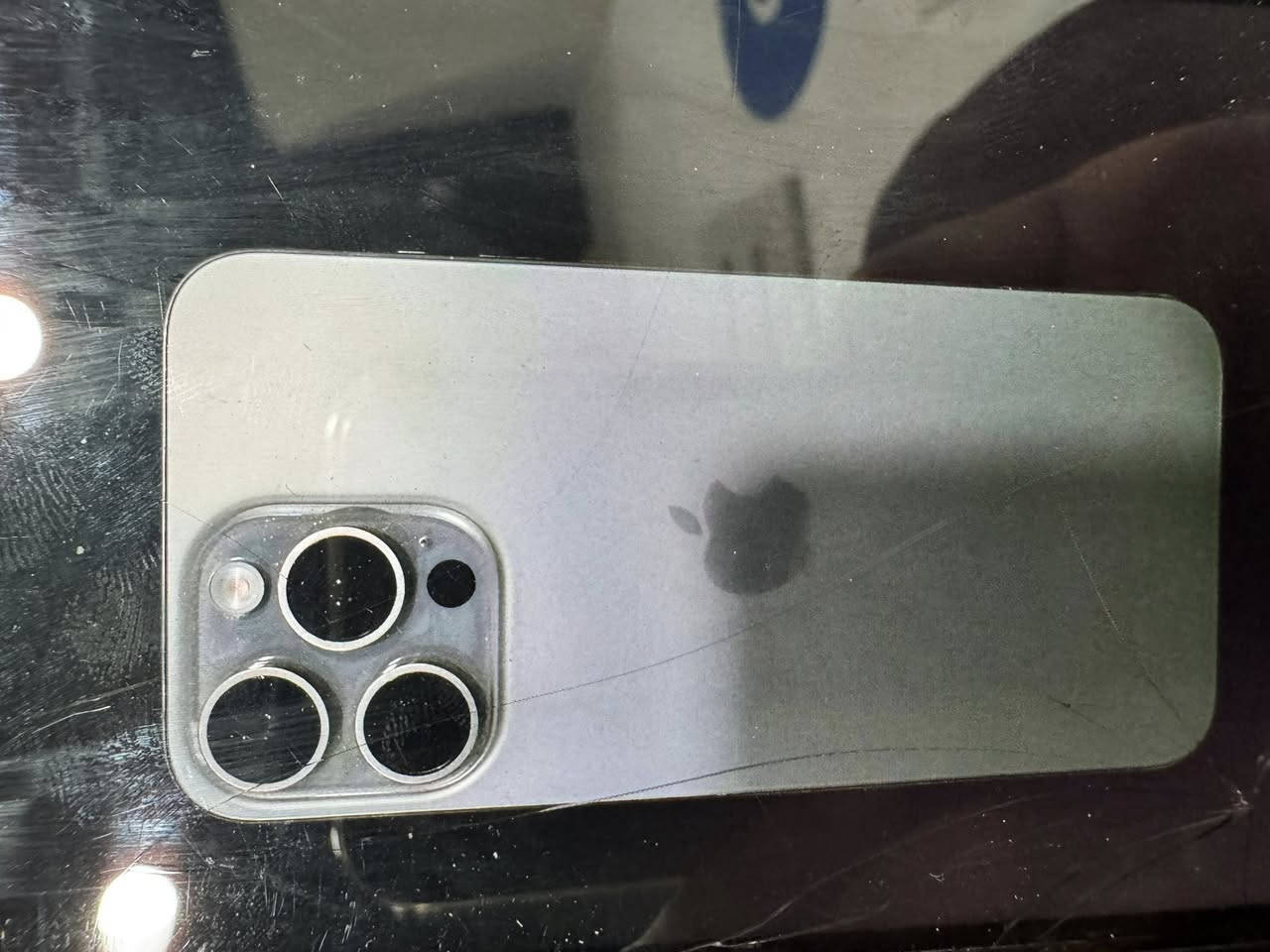 ايفون 15برو ماكس للبيع
الجهاز نضيف 100./.100./.
البطريه 91 مامصعده
السعر مليون 50الف 
شراي اتصال ع رقم
***********
