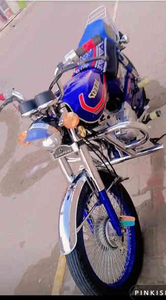 سلام عليكم دراجه نامه برو لبيع وراق موديل 2023دراجه جديد حلوه حله من صوره برغي ما مفتوح بيه مكان رميثه سعر مليون 350 دراجه جديده كلش ***********
