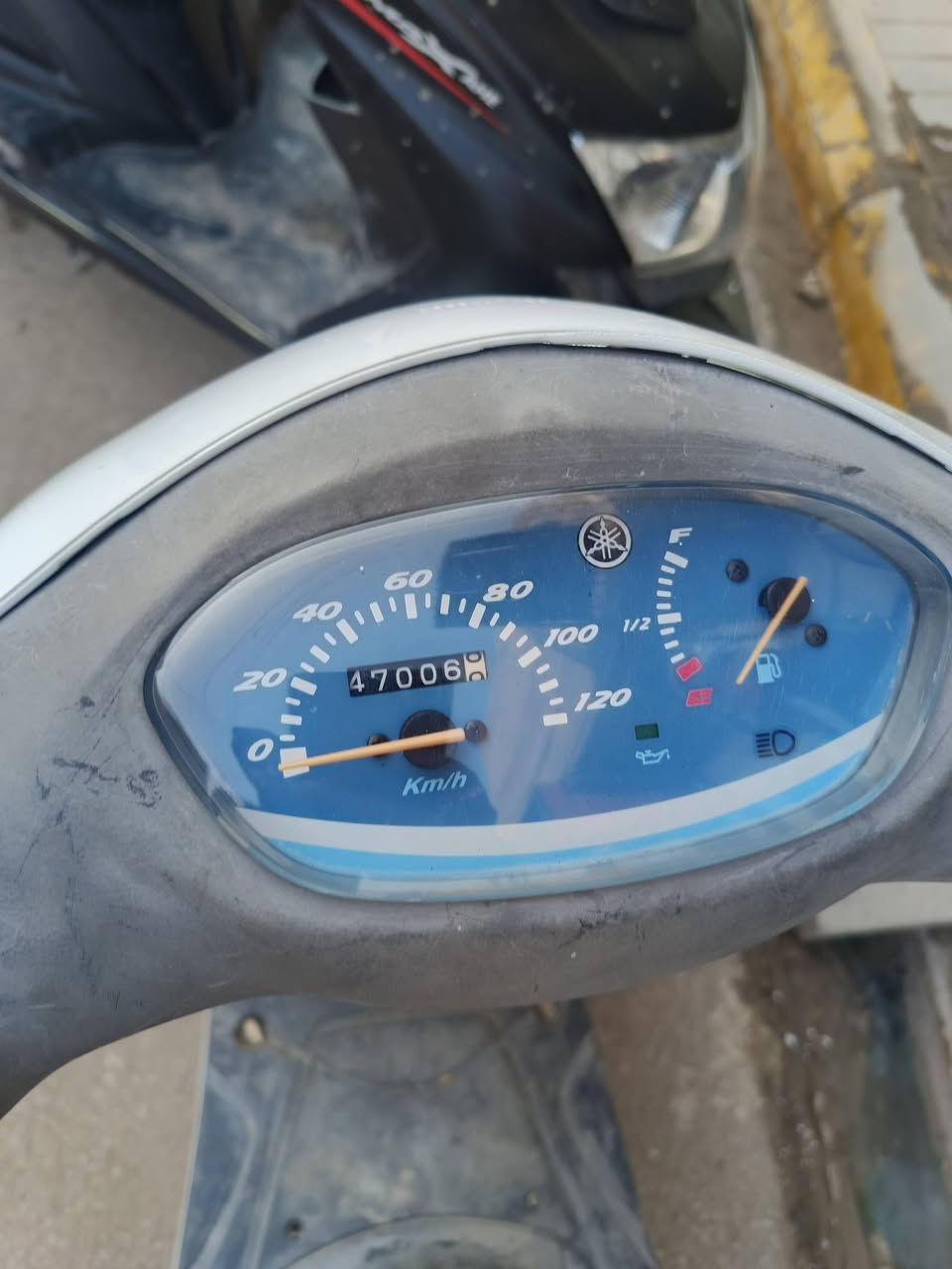 ماكس حاويه للبيع السعر 800وبي مجال شرط مكينه مامفتوحه ناعمه سلف هندر شغال كهربائيات شغاله 
***********
