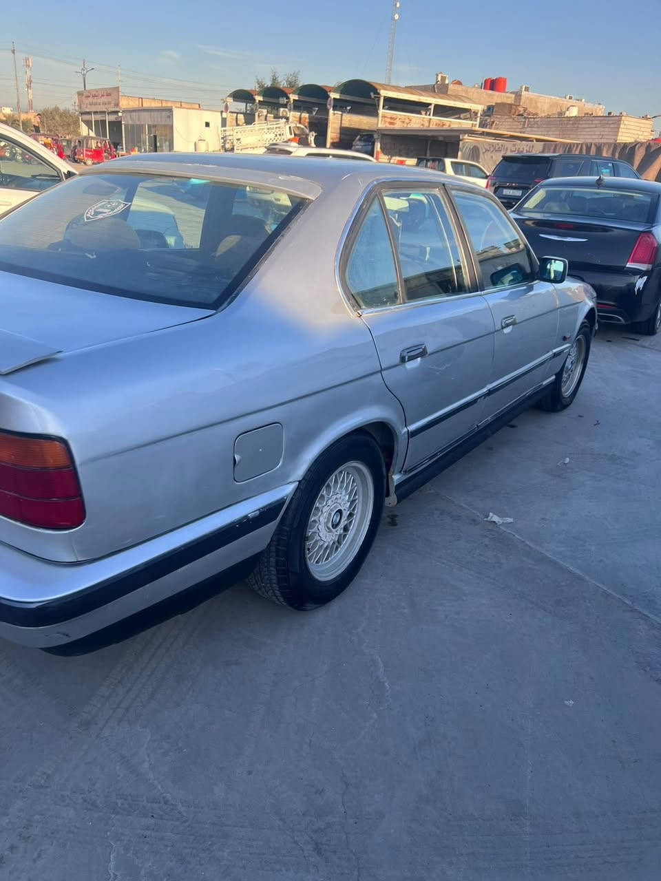 سلام عليكم بي ام 525 مسكر فانوص بغداد مديل 90  كير مكينه حاويه جديد  حداديه جديده ويل كب خليه تخم تاير نضيف بسمي وكاله عامه ام. الباركوت من صاحبهه. تحويل مباشر تبريد شغال  بكان اسياره بصره مركز المدينه السعر  50 وبيهه مجال الستفسار رقم  ***********
