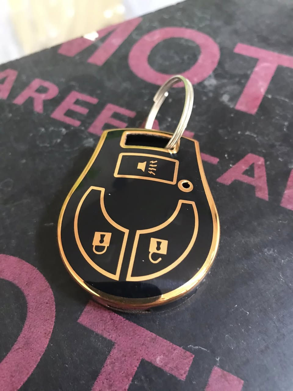 يتوفر لدينا كفر ريمون انوع السيارات مع مفاتيح كراون TOYOTA أصلي..
العنوان النجف الاشرف الحيرة الشارع الطولي ***********
