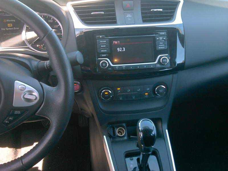 نيسان سينترا sv رقم سليمانية مكانها بغداد العامرية سيارة كير محرك صدر بشرط صبغ جاملغ خلفي وجنطة ايرباك بشرط سعر 110 وبيها مجال رقم الجوال *********** بغداد, العراق
