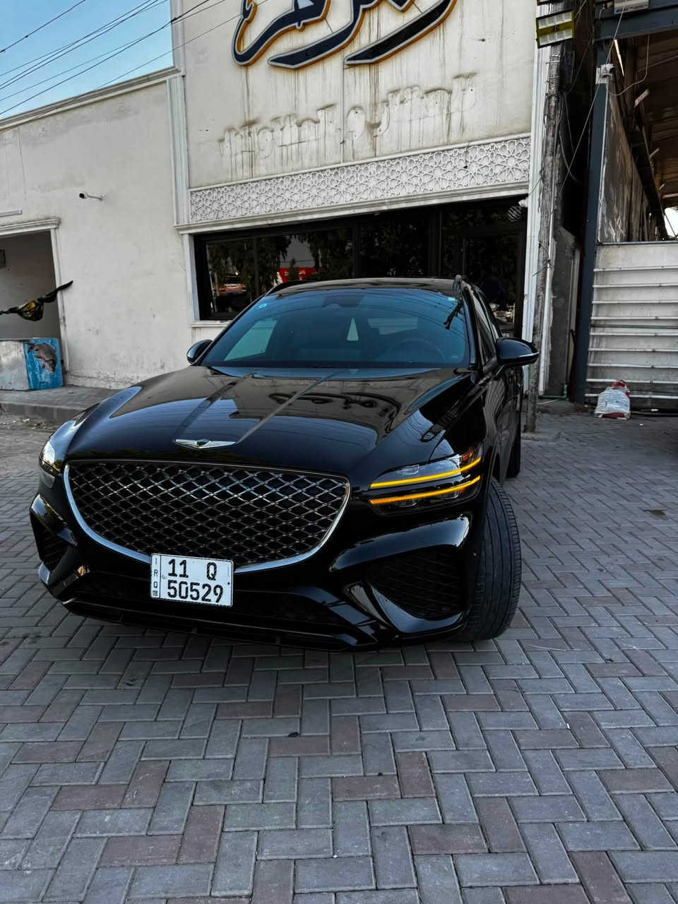 فخر الصناعة الكورية هونداي جنسز موديل 2023
GV70 برستيج اعلى فئة 
تتميز فئه البرستيج ب اعله موصفات والرفاهيه 
مقاعد جلد نابا مع تتفئه وتبريد 
تحكم كهربائي كامل المقاعد 
الكاميرات محيطيه 360درجه
رادارات امامي خلفي تلقائي الحماية من التصادم
نظام فرملة الطوارئ الذاتية عند الطوارئ
ونظام مراقبة النقطة العمياء في المرايا 
مع عرض الكاميرا في لوحة المسار
ميزة ركن السيارة والتحكم بها والتقديم والتأخير 
عن بعد باستخدام ريموت السيارة الذكي.
النظام الصوتي: نظام عالي النقاوة من شركة Lexicon 
مكون من 16 مكبر صوت لتجربة صوتية محيطية. 
سياره بيه موصفات هواي ما ذكرته 
فتحة سقف بنورما
  داتا شو صندوق ذكي عند لاقتراب 
خازن ميموري 
نضام ترحيب عند الاقتراب 
عدادات ثيم متغير حسب وضعيت القياده 
انضمه قياده متعدده 
لايت تفاعلي 
اوتو بارك 
شفتات بل مقود 
عنوان سياره الكاضيمه 
رقم هاتف صاحب السيارة
 ***********
