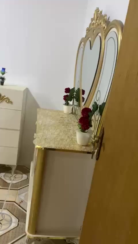 غرفه نوم ال بيع سعر ٨٠٠بيها مجال نظافه كدامكم تواصل ع رقم#***********
