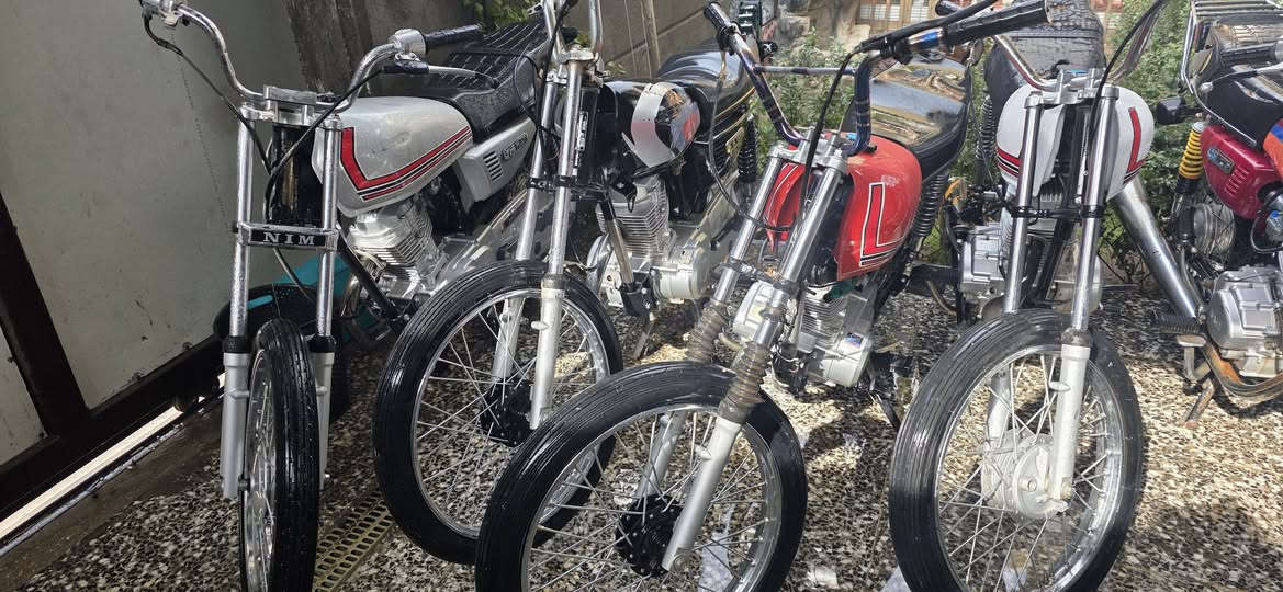 السلام عليكم دراجات أربعة كير كلك مكفولات من السرقه ٣ نامة شلامجه و٣ امتياز السعر ٤٥٠ وبيهن مجال المكان كربلاء حي الحر الشراي يتصل ***********
