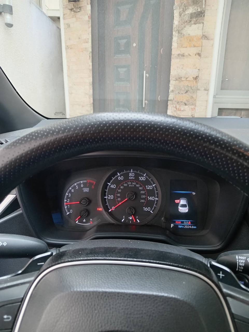 السلام عليكم... كورلا موديل ٢٠٢٠.وارد أمريكا حادثها كما موضح بالسونر المرفق.. سلايد بصمه تبريد شاشه رادارات كامره نفكيشن محرك ٢٠٠٠ رقم أربيل... سعرها ١٢٥٠٠ مجال بسيط جدآ... *********** ابو زيد
