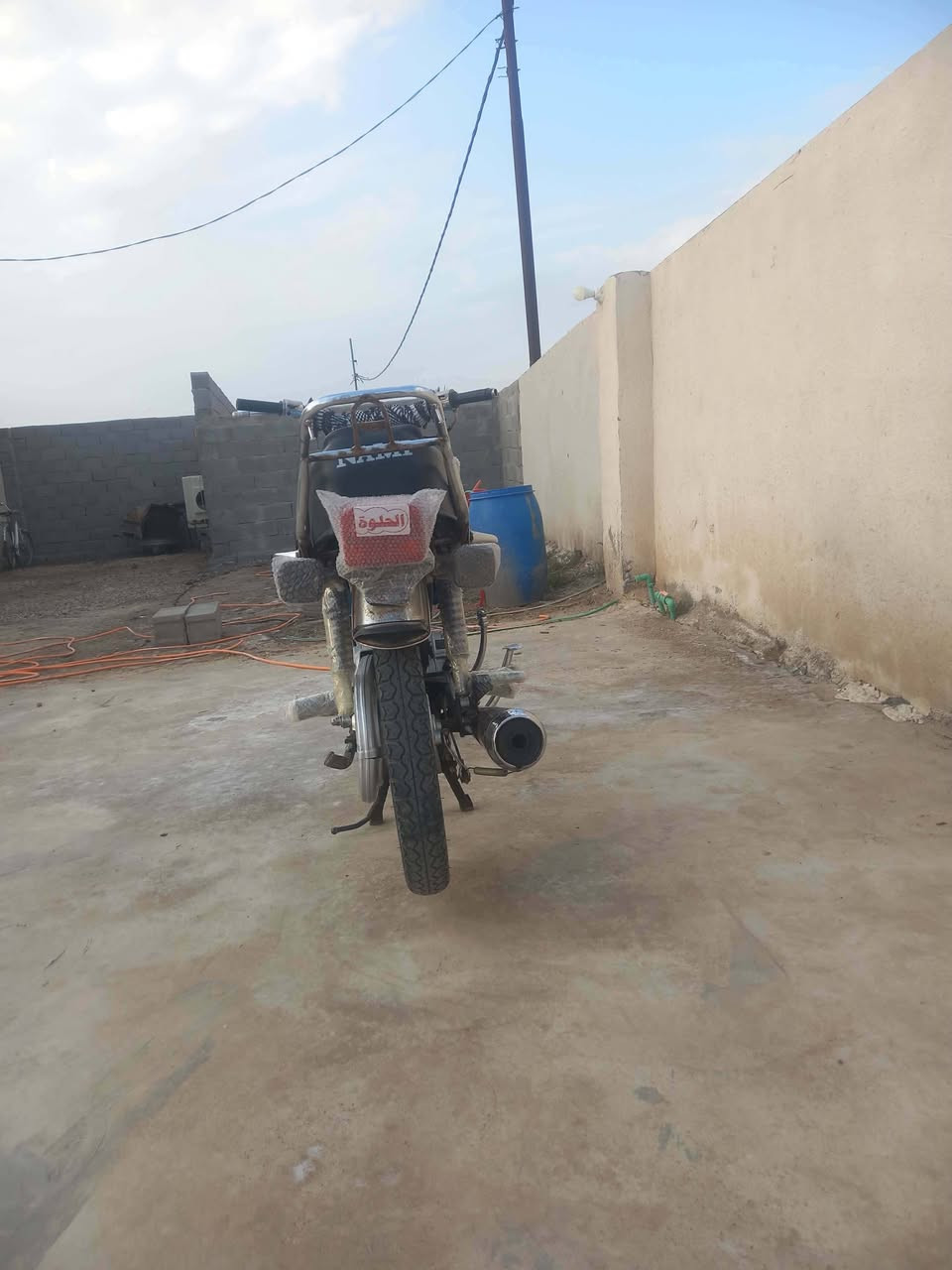 سلام عليكم دراجه للبيع موديل 21اوراق محرك مامفتوح دراجه خير من الله لاتنقيص ولاتبخير كهربائيّة كله شغاله سعر ب500وبيه مجال مكان واسط زبييديه مراسله صفحه او***********
