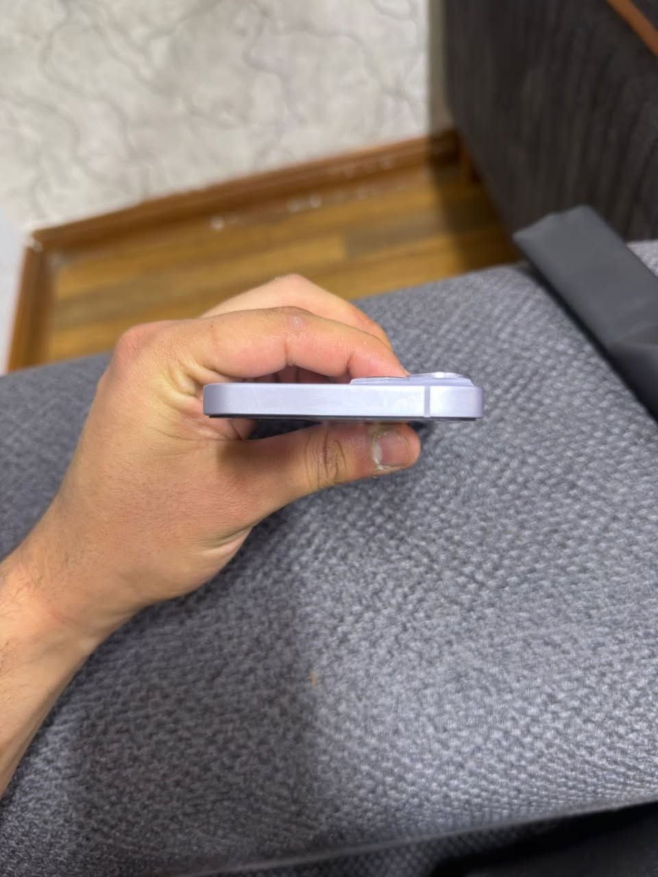 السلام عليكم ايفون 14 عادي ذاكره 128 بطاريه 81 جهاز نظيف كلش مراوس بأيفون 13 برو ماكس فقط 
***********
