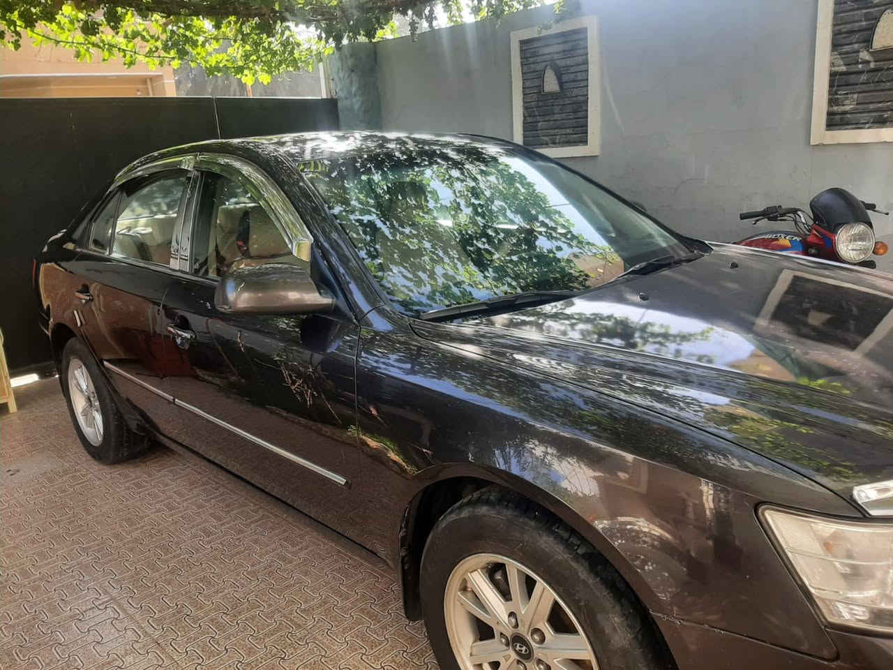 سلام عليكم سونوته 2009 مكينه 2400 اربعه سلندر كير مكينه تبريد مكفوله مواصفات تنته تحكم ستيرن كشن كهرباء  سياره جديده تخم تاير  صدر امامي خلفي جديد وراد امريكي بيها جاملغ خلفي بدون دواخل وبل عراق بنيد رش بدون ضربه سياره جاهزه للخير مكاني ديالى بعقوبه سعر 114 وبيها مجال رقمي ***********
