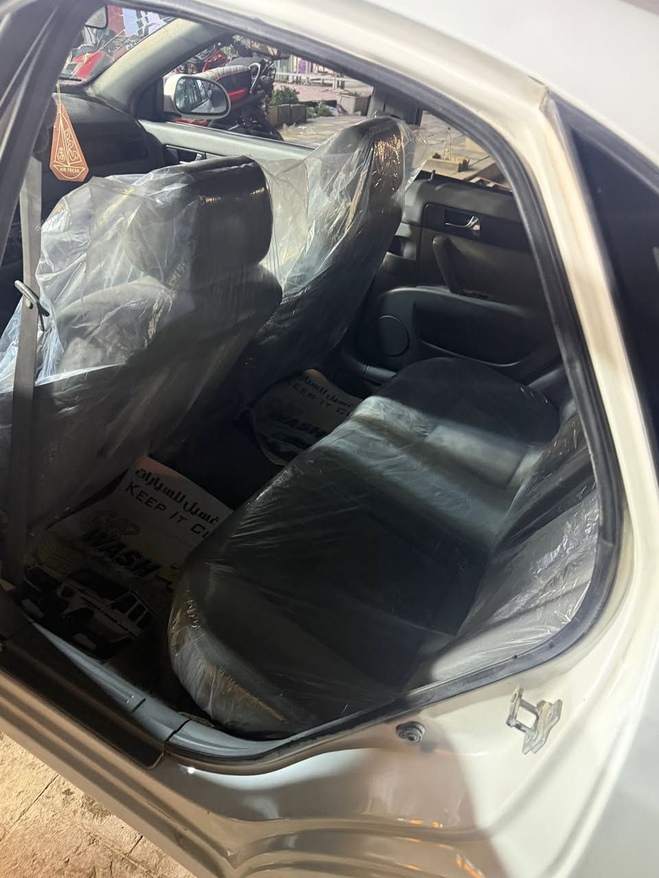 اوبترا 2009
بيه قطع صبغ 

وبيه رصعات ب قماره 

سياره جاهزه رقم بغداد 

سنويه هزه جديده 

مكان سياره الشعب 

السعر 65 

***********
